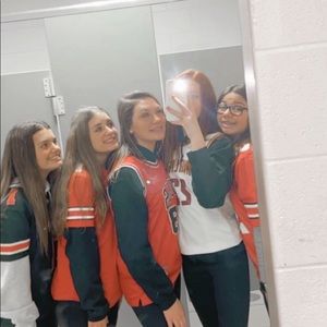 Meet your Posher, Ella